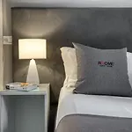 Πανσιόν Rhome 4*